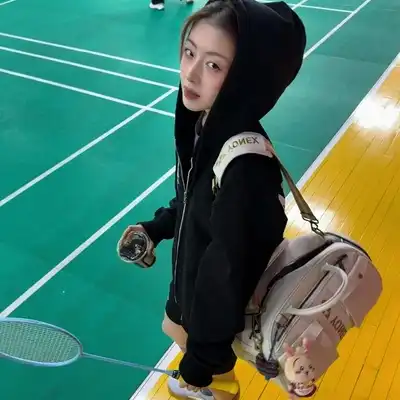 邹雅梓